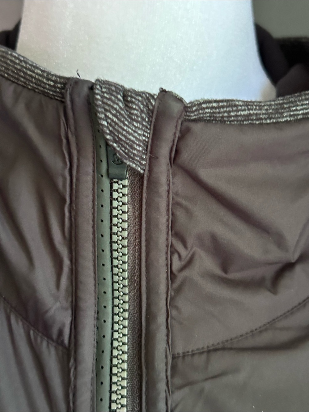 Lululemon Rebel Runner Jacket Black / Wee Stripe Size 12 - Picture 2 of 10